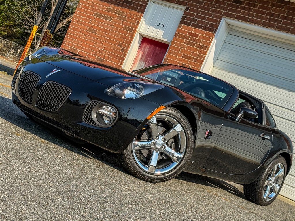 Used 2009 Pontiac Solstice GXP w/ Premium Package image 7