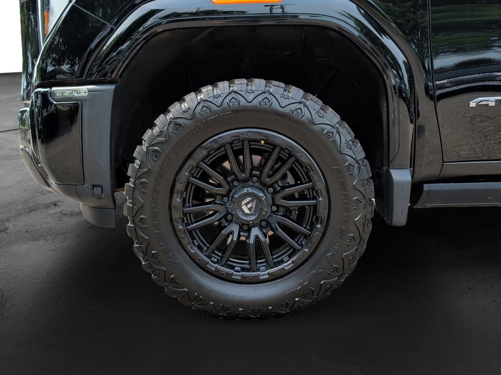 Used 2025 GMC Sierra 3500 AT4 w/ AT4 Premium Plus Package AWD/4WD image 9