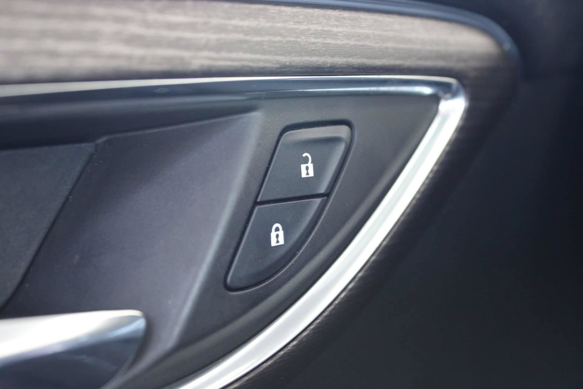 Used 2023 Buick Envision Avenir FWD image 23