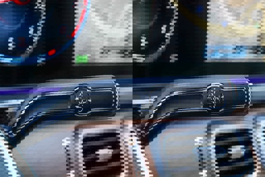 Used 2022 Mercedes-Benz GLE 350 4MATIC w/ Premium Package image 19