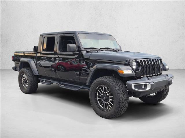 Used 2023 Jeep Gladiator Sport AWD/4WD video 3