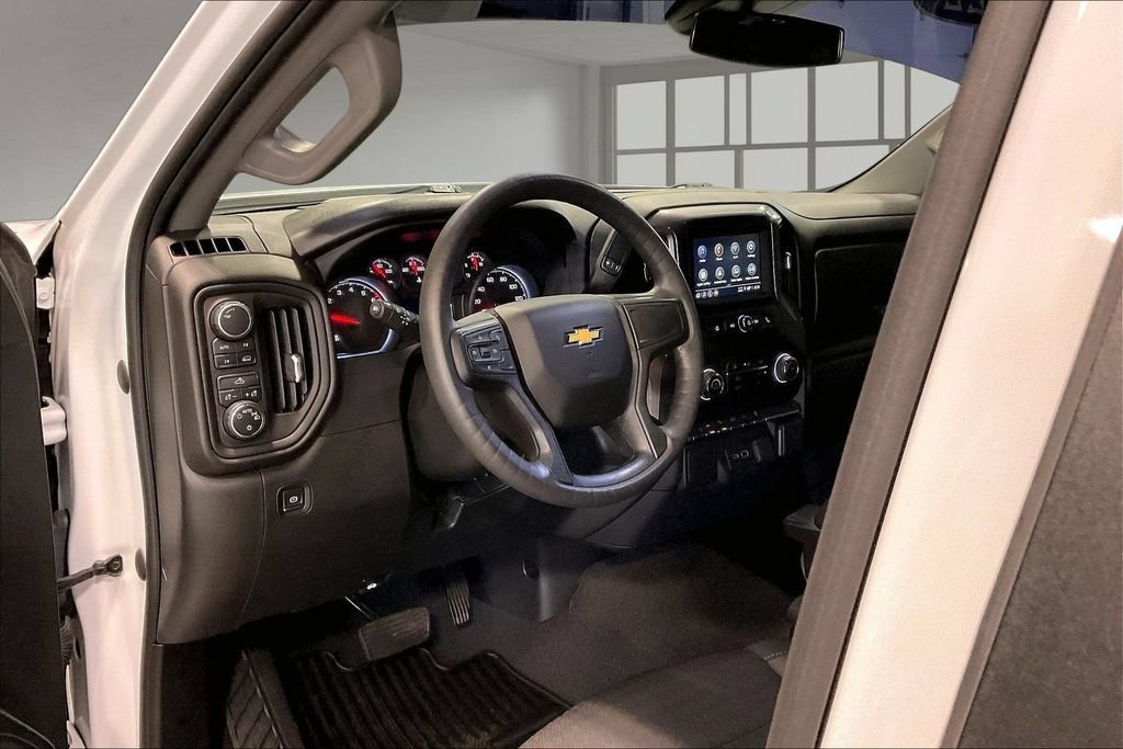 Used 2022 Chevrolet Silverado 1500 Custom AWD/4WD image 17