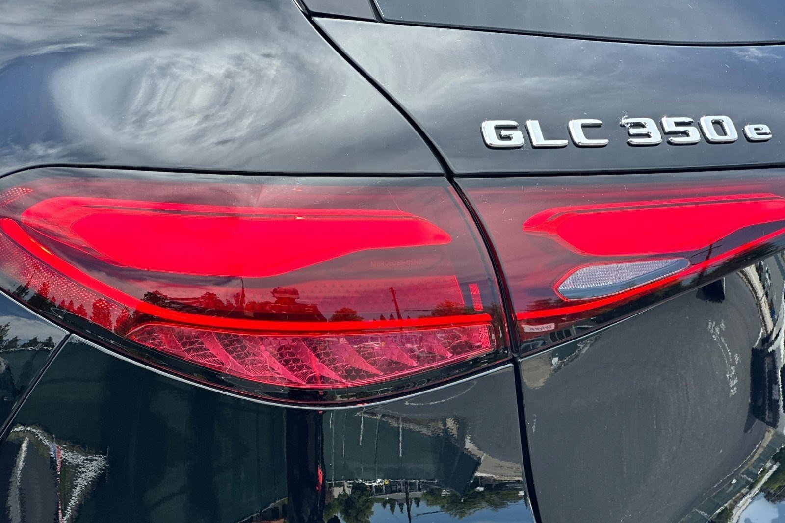 New 2025 Mercedes-Benz GLC 350e 4MATIC image 13