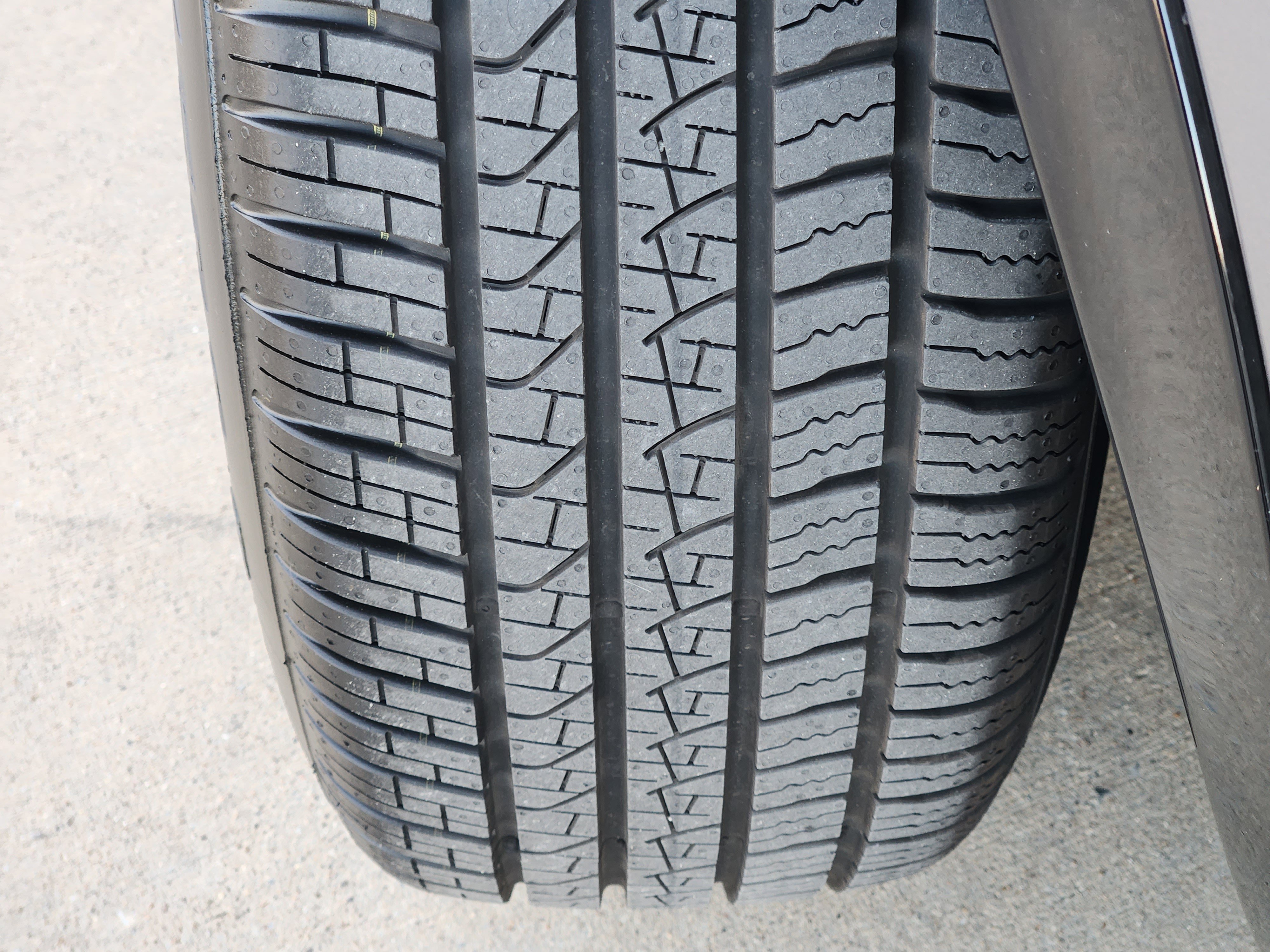 New 2025 Land Rover Discovery Sport Dynamic SE image 11