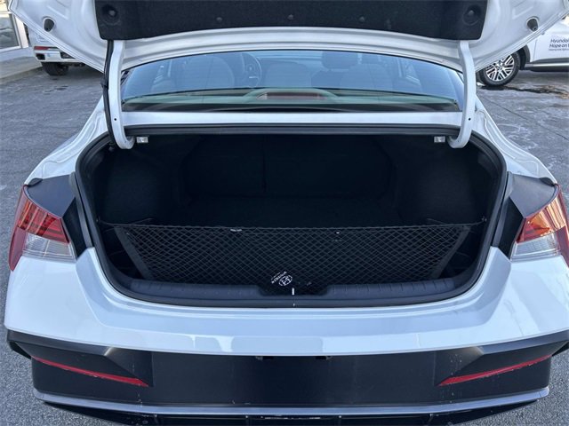 Certified 2024 Hyundai Elantra SEL w/ Convenience Package image 14