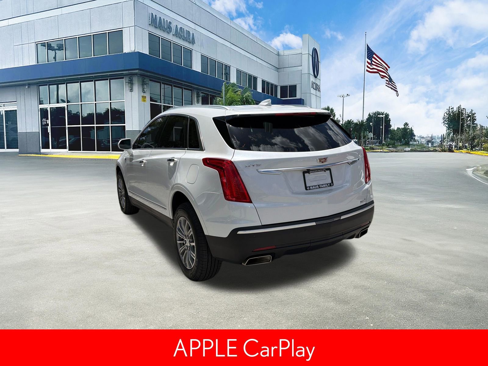 Used 2018 Cadillac XT5 Luxury w/ Driver Awareness Package FWD image 6