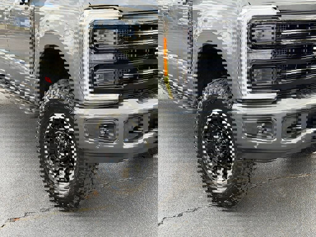 Certified 2026 Ford F350 Platinum w/ Tremor Off-Road Package image 10