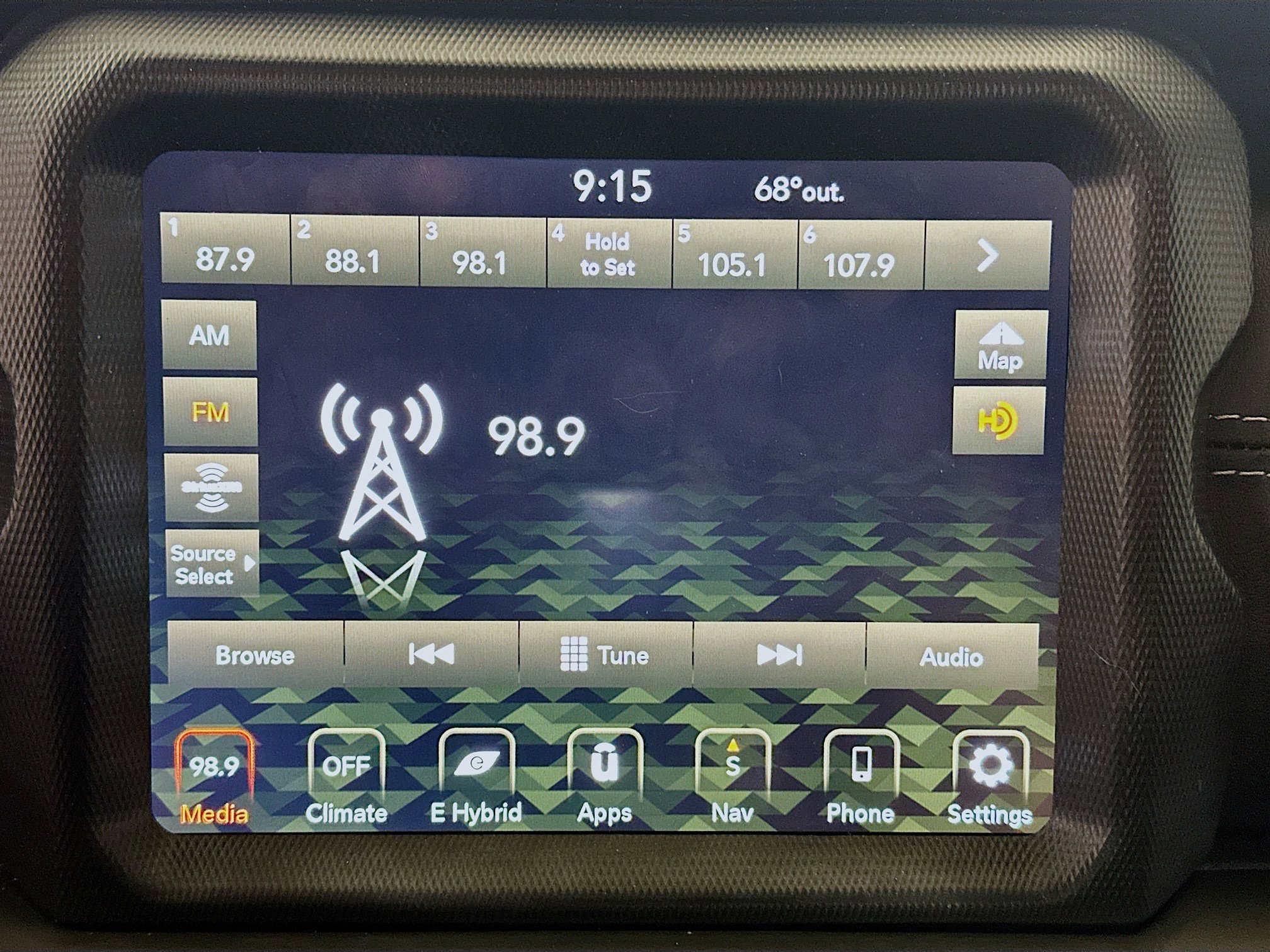 Used 2023 Jeep Wrangler Sahara image 19