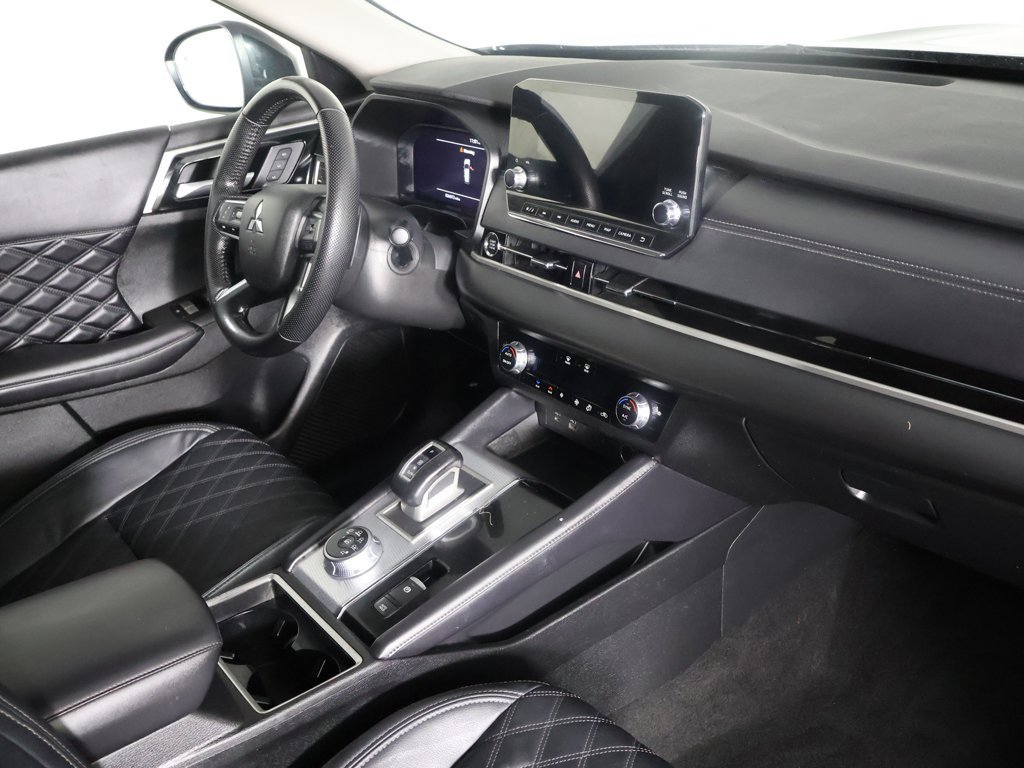 Used 2023 Mitsubishi Outlander SEL image 25