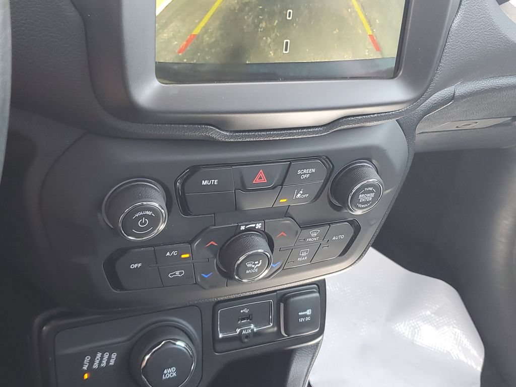 Certified 2022 Jeep Renegade Limited AWD/4WD image 29