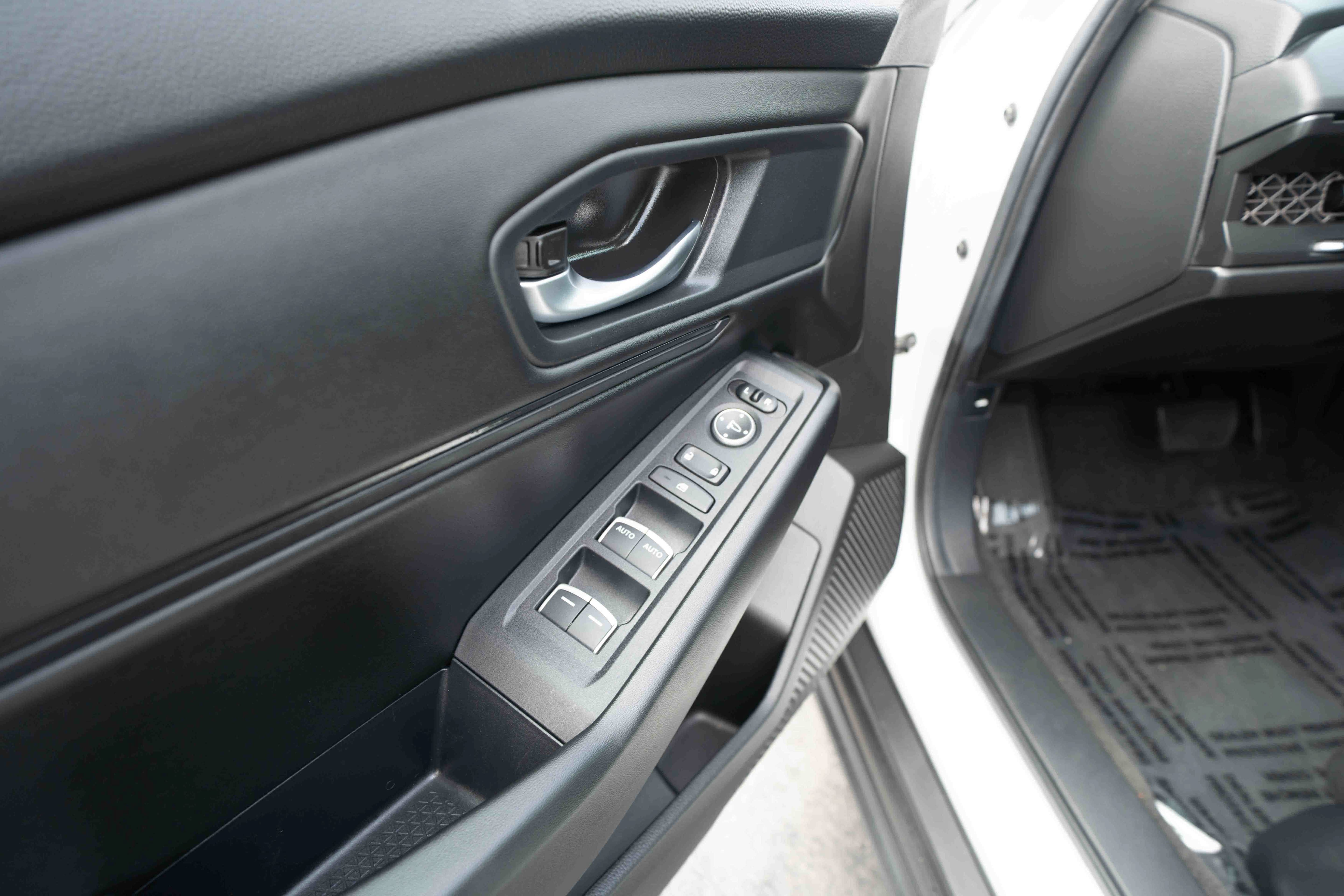 Certified 2025 Honda Accord SE image 7