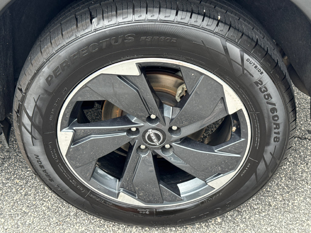 Certified 2025 Nissan Rogue SV AWD/4WD image 23