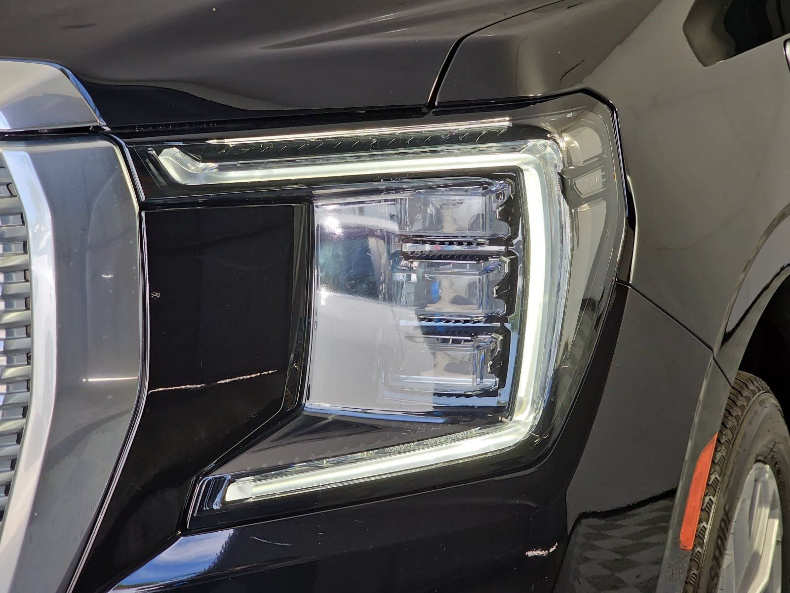 Used 2023 GMC Yukon XL Denali AWD/4WD image 30