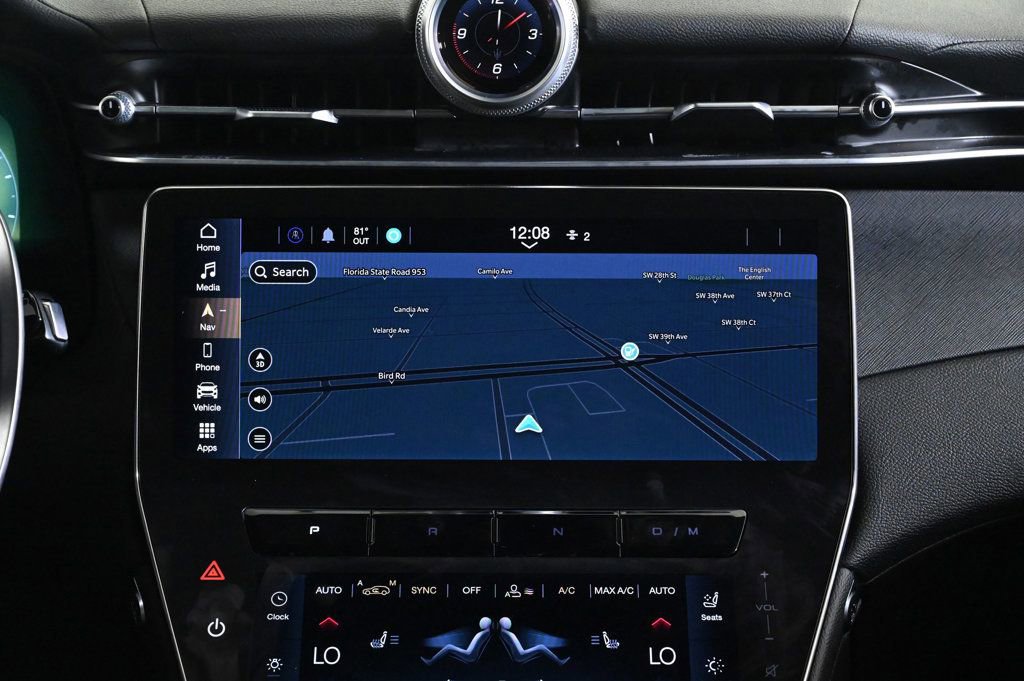 Used 2024 Maserati Grecale GT image 11