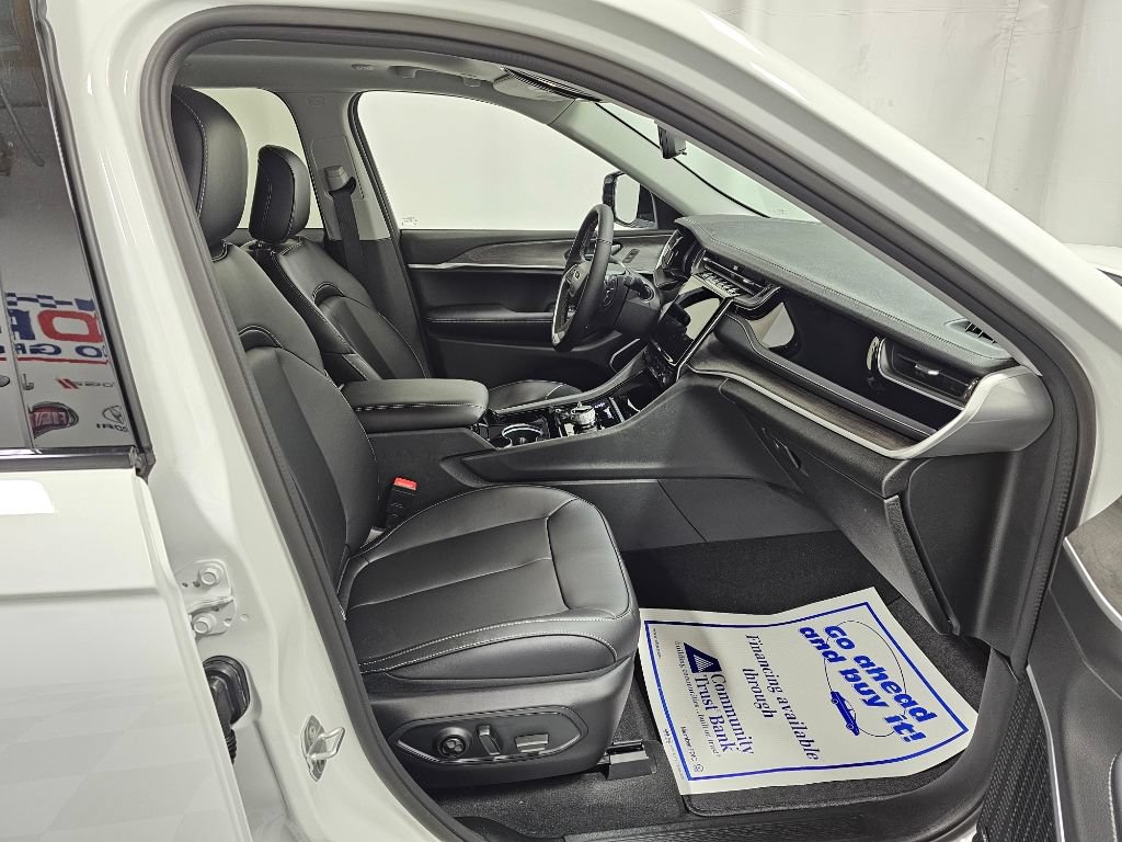 New 2023 Jeep Grand Cherokee 4WD 4xe image 11