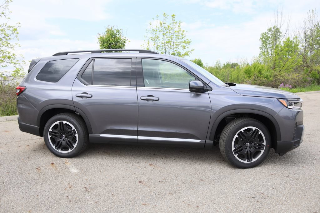 New 2026 Honda Pilot Touring image 7