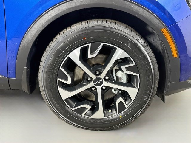 Used 2025 Kia Sportage EX FWD image 31