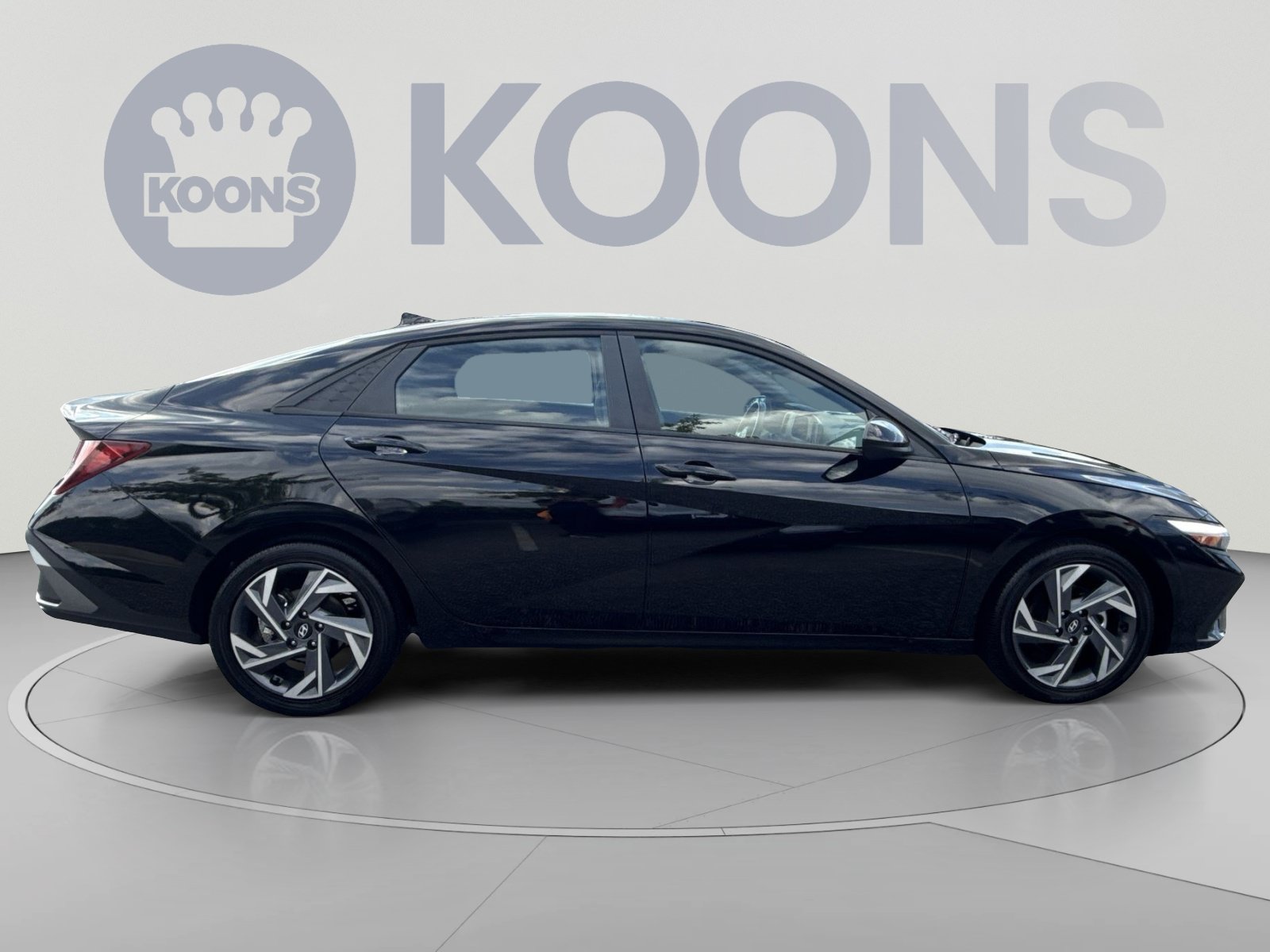 Used 2025 Hyundai Elantra Sport FWD image 8