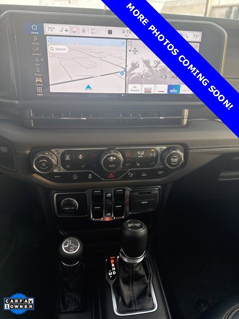 Used 2025 Jeep Wrangler Sahara image 23