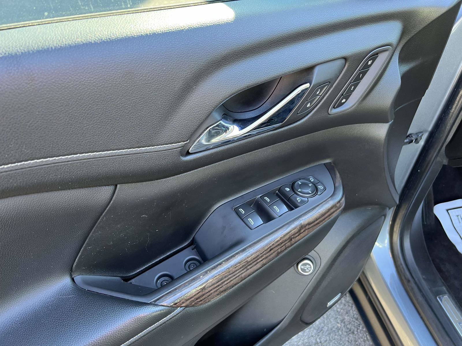 Used 2021 GMC Acadia Denali w/ Denali Ultimate Package image 16