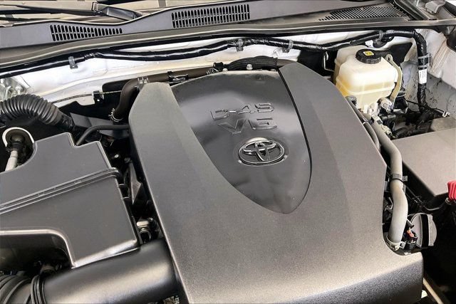 Used 2019 Toyota Tacoma TRD Off-Road w/ TRD Premium Off Road Package AWD/4WD image 33