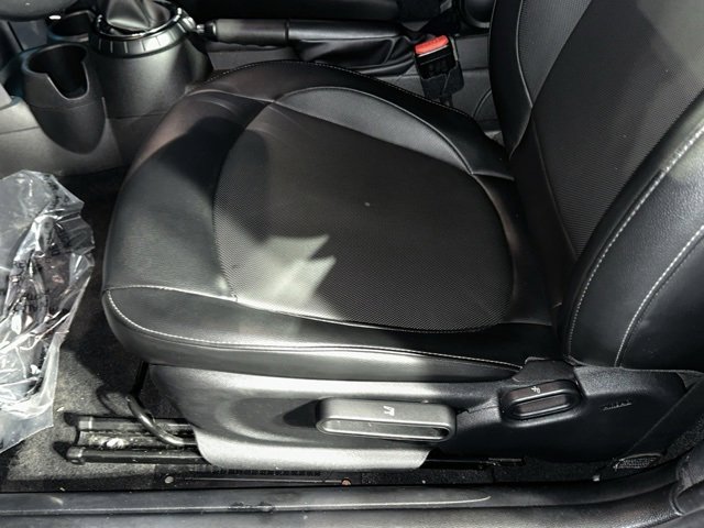 Used 2015 MINI Cooper 2-Door Hardtop image 23