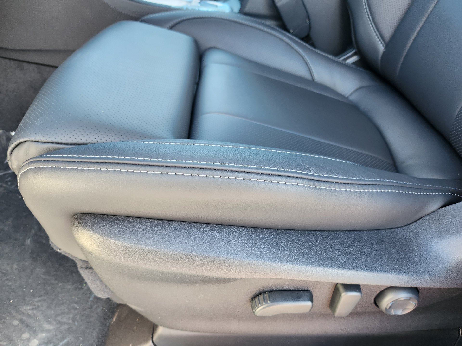 New 2026 Subaru Ascent Limited AWD/4WD image 19