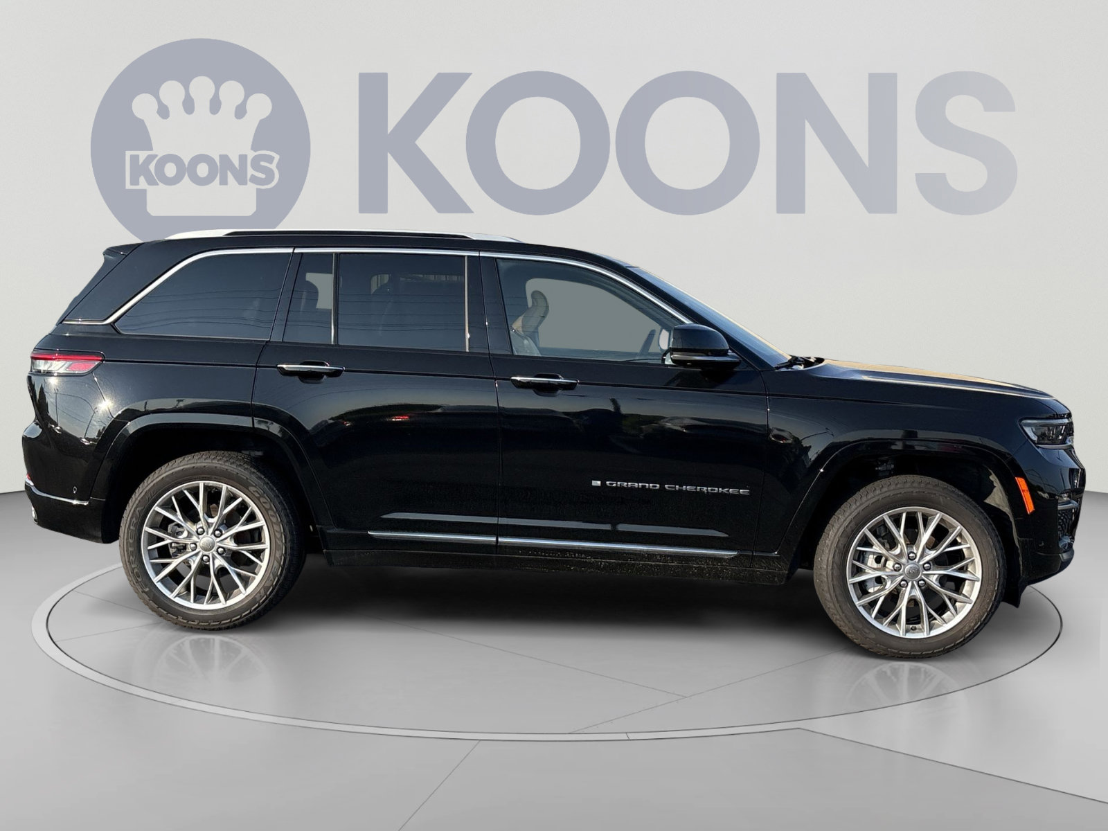 Used 2022 Jeep Grand Cherokee Summit AWD/4WD image 8