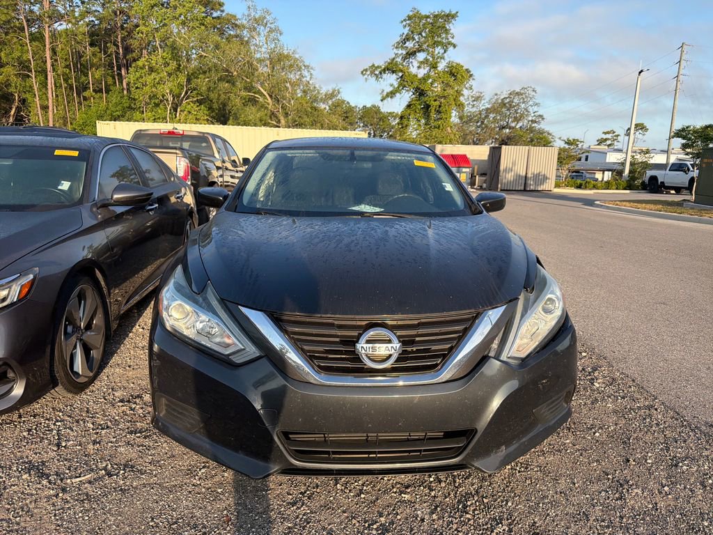 Used 2016 Nissan Altima 2.5 S w/ Power Driver Seat Package FWD image 2