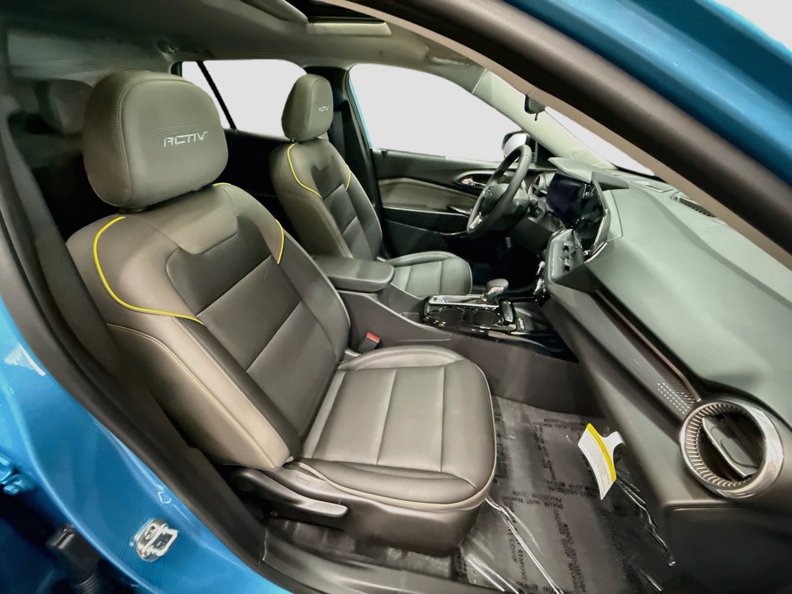 New 2026 Chevrolet Trax ACTIV w/ Sunroof Package FWD image 31