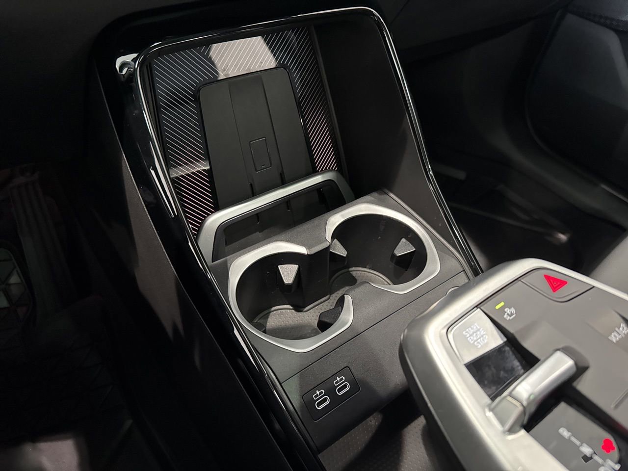 Used 2025 BMW X2 xDrive28i w/ Technology Package image 29