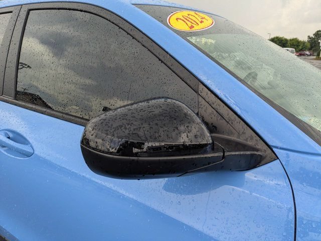 Used 2024 Chevrolet Trax RS w/ Sunroof Package FWD image 12
