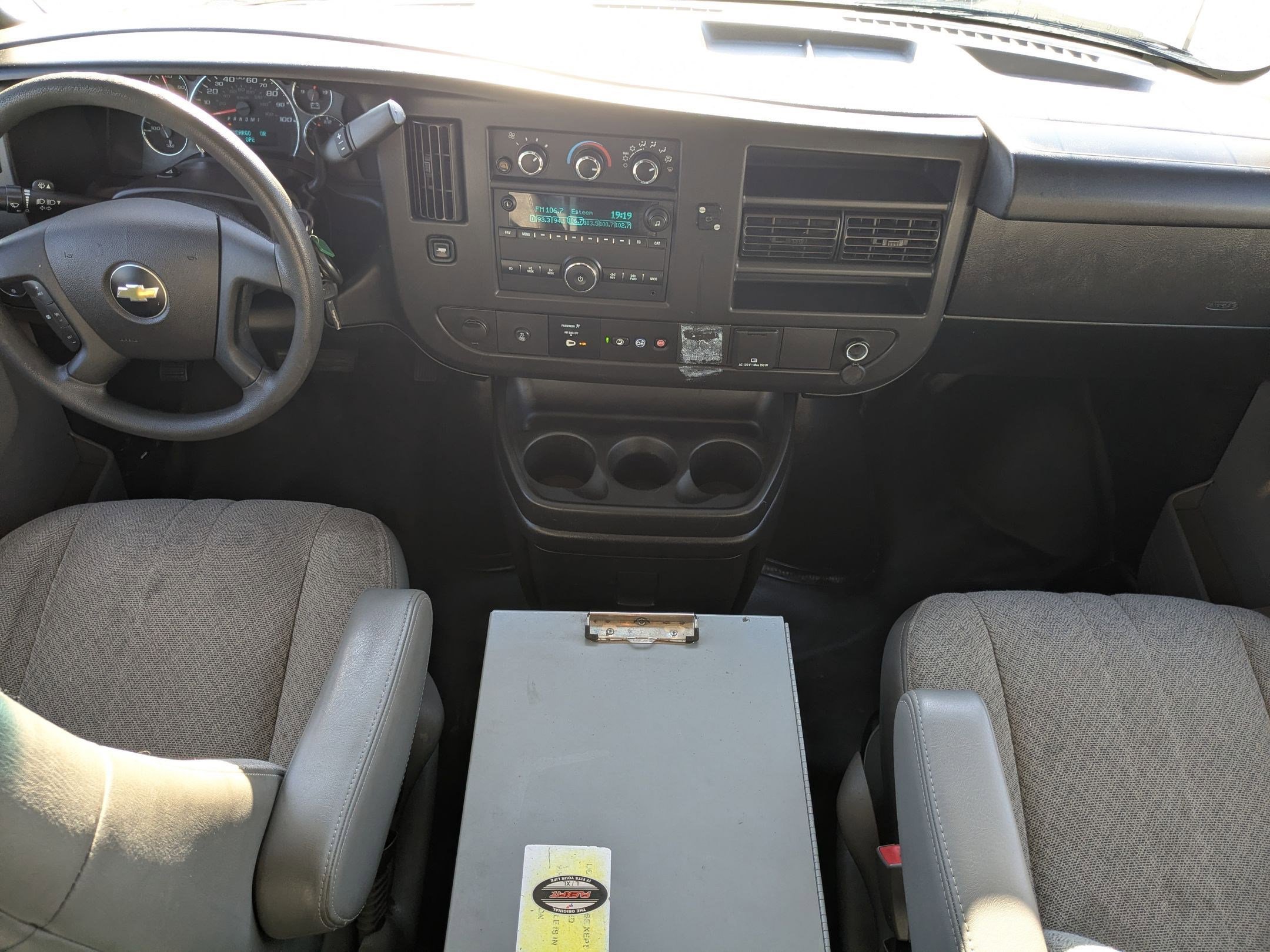 Used 2019 Chevrolet Express 3500 w/ Driver Convenience Package image 17