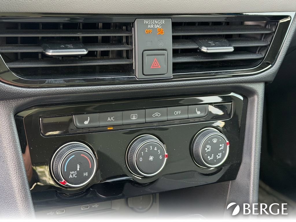 Used 2023 Volkswagen Taos SE w/ Panoramic Sunroof Package image 31