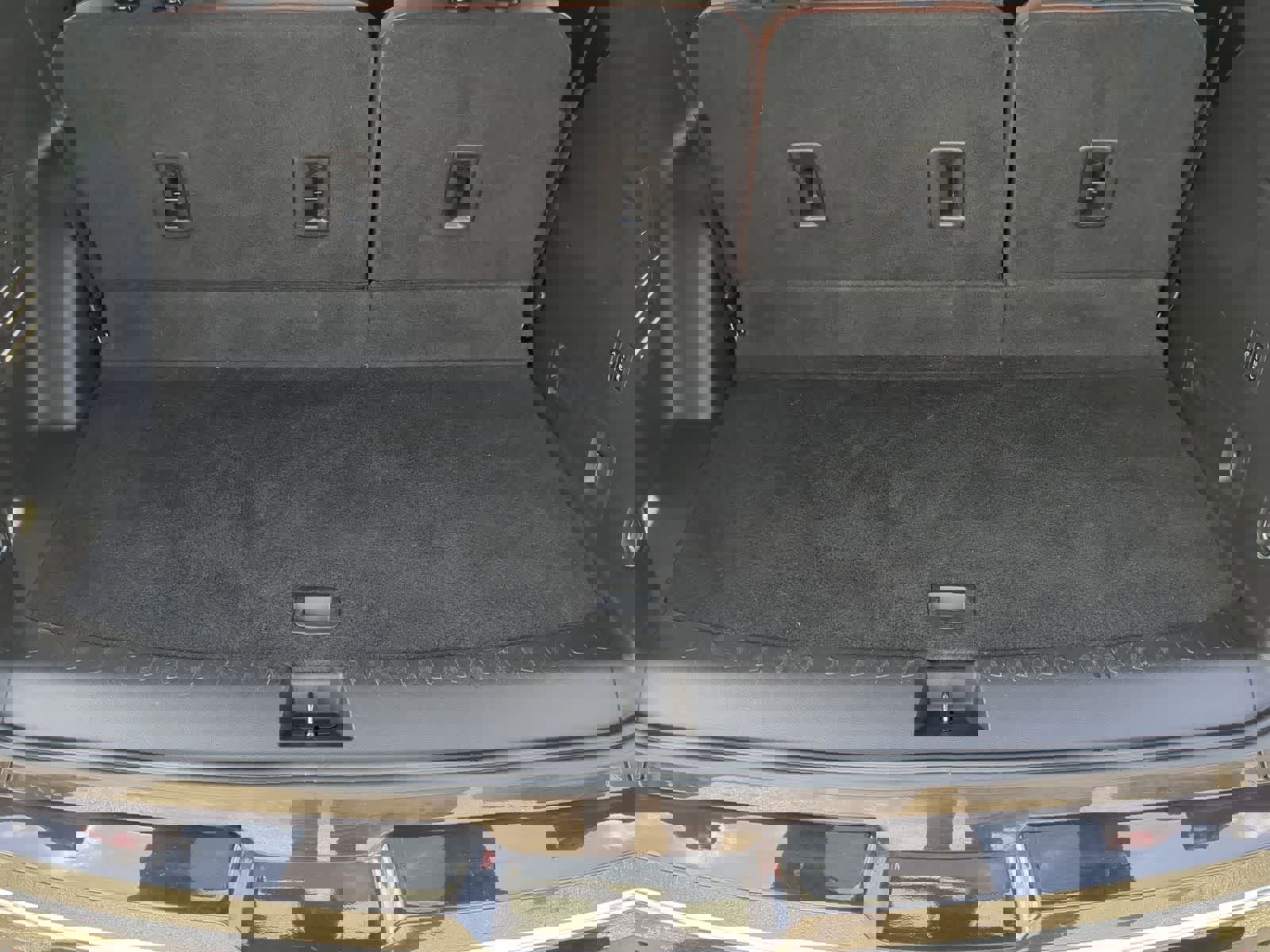 Used 2018 Chevrolet Traverse High Country AWD/4WD image 32