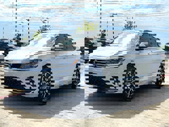 New 2025 Volkswagen Jetta SE image 3