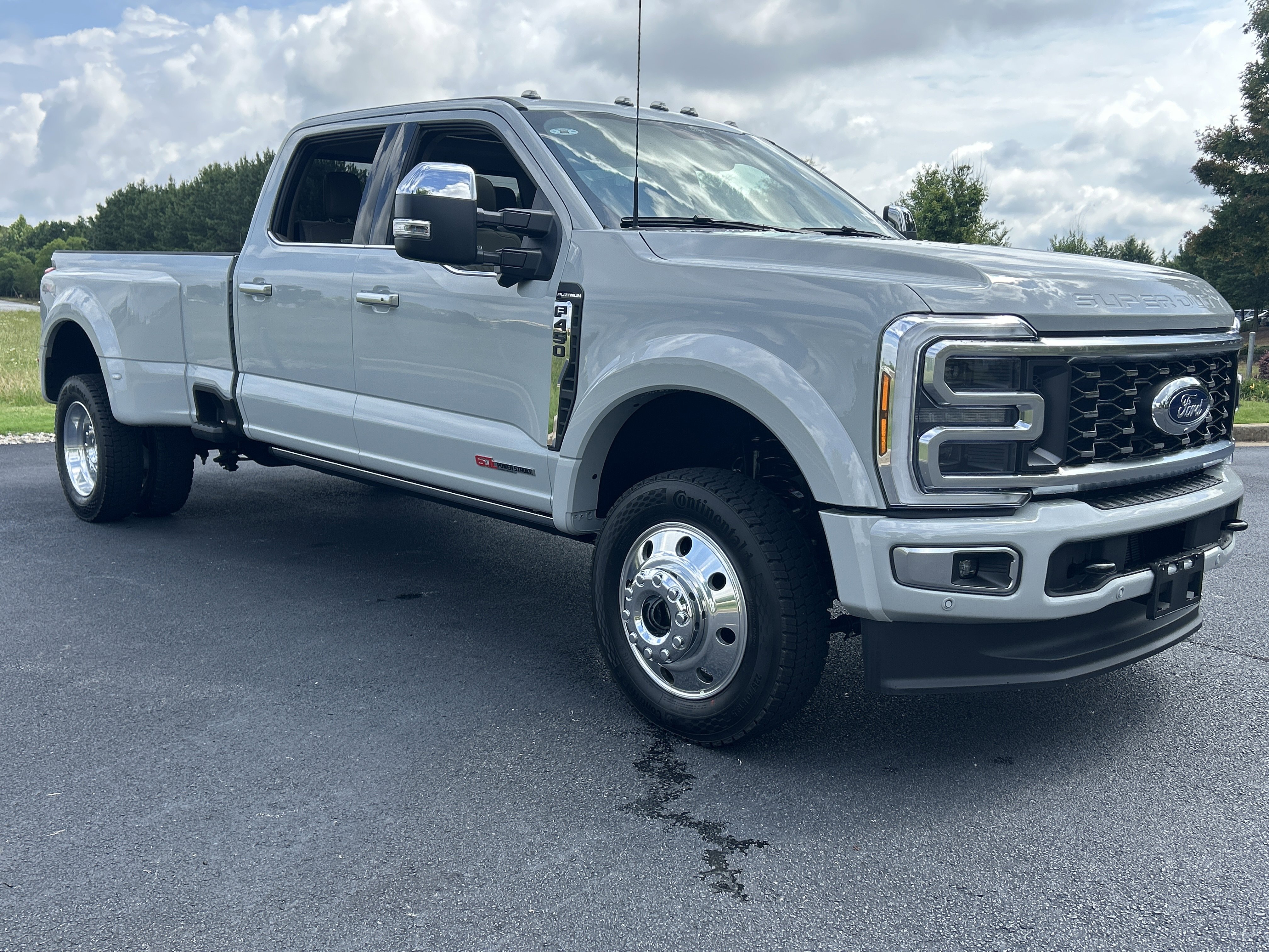 Used 2026 Ford F450 Platinum w/ Platinum Plus Package AWD/4WD image 2