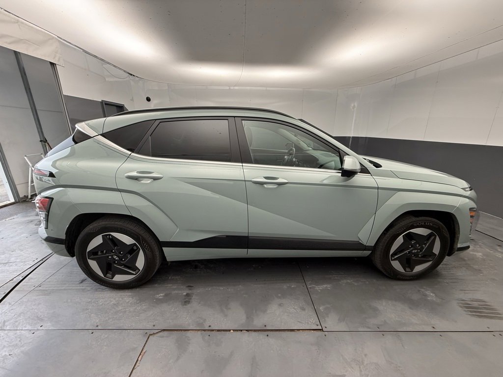 Used 2025 Hyundai Kona Limited image 13