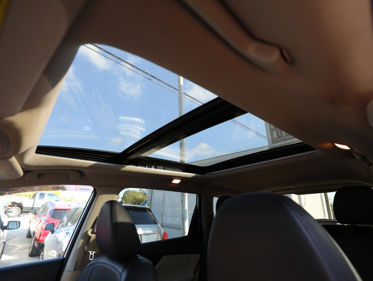 Used 2019 Nissan Rogue SL w/ Premium Package image 17
