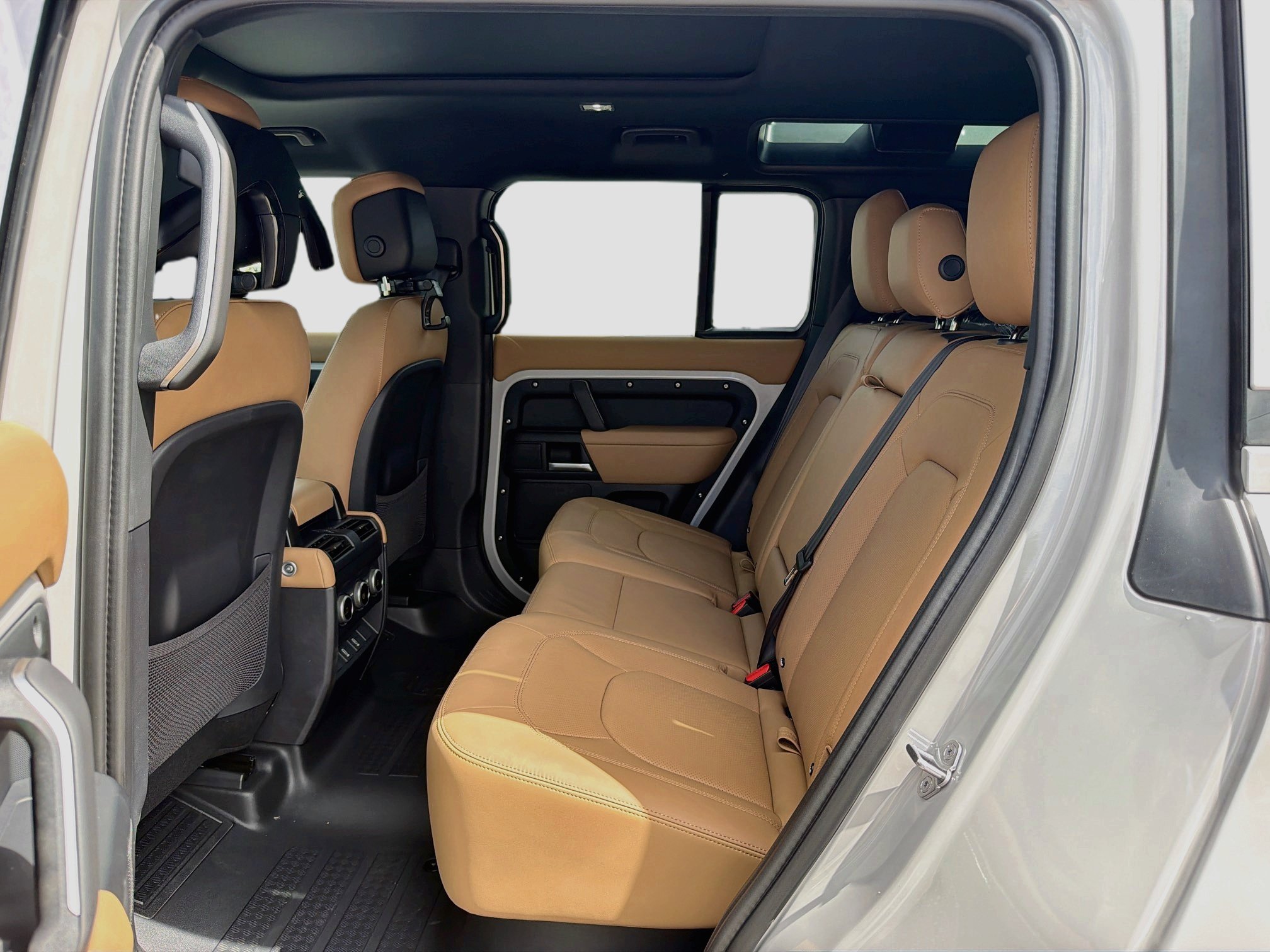 New 2026 Land Rover Defender 110 X-Dynamic SE AWD/4WD image 21
