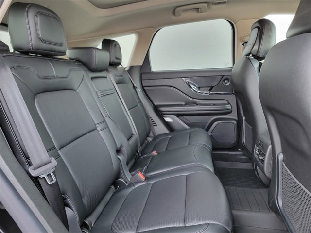 Certified 2025 Lincoln Corsair Reserve w/ Equipment Group 202A image 22