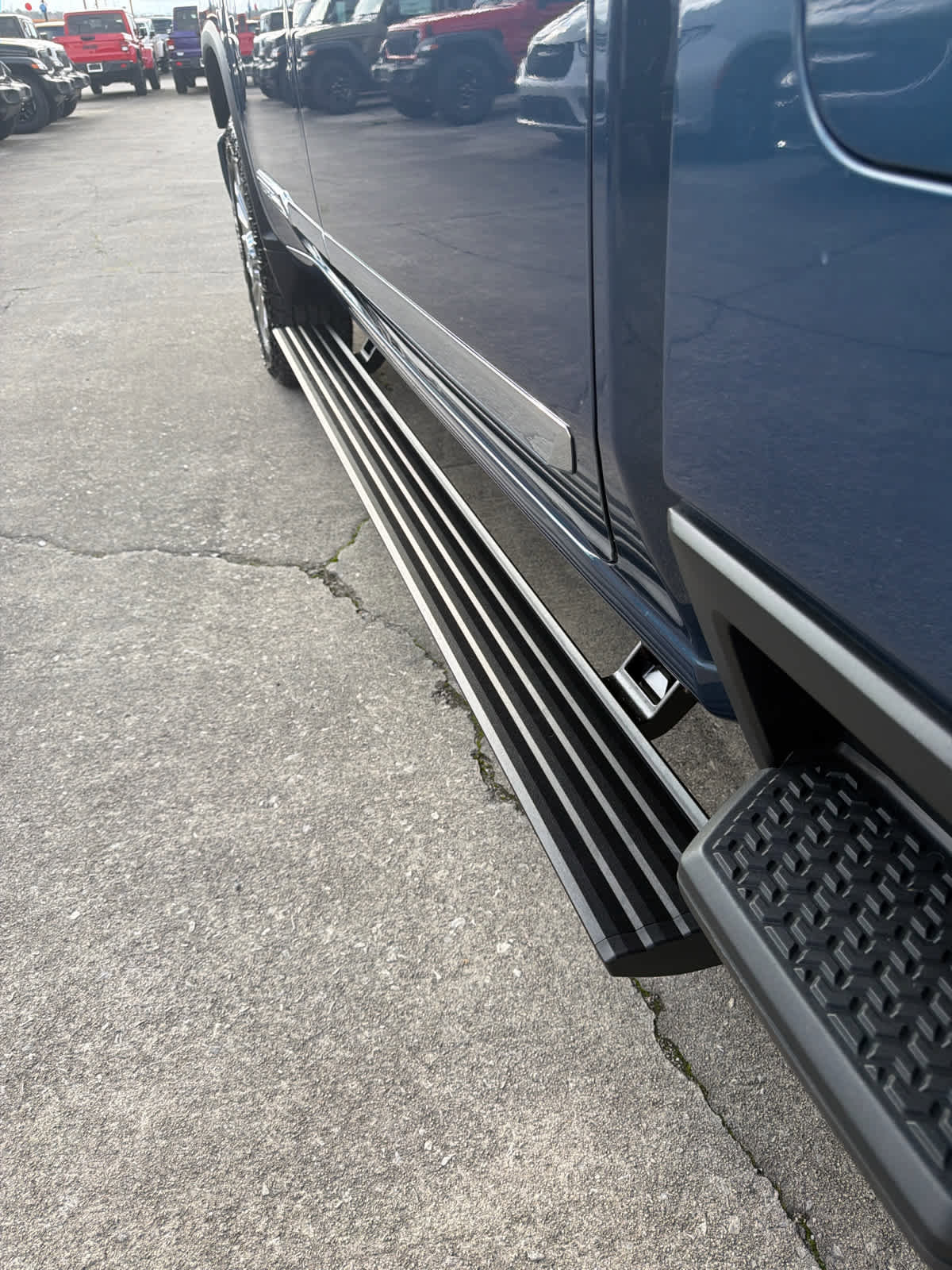 Used 2025 Chevrolet Silverado 2500 High Country w/ Technology Package image 11