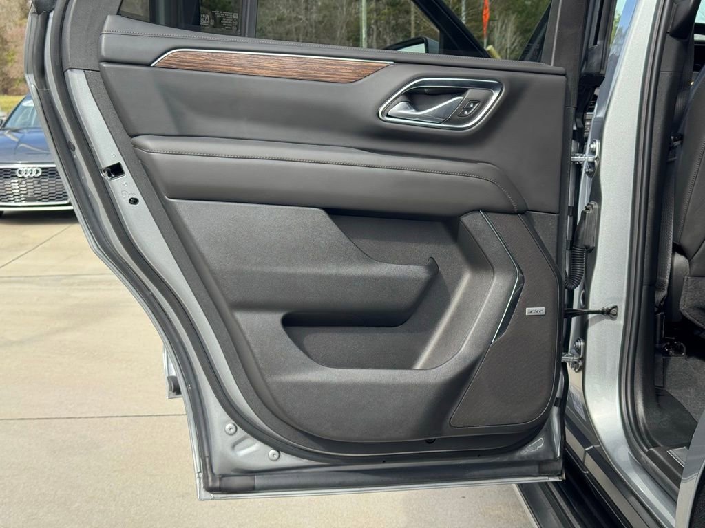 Used 2024 Chevrolet Tahoe High Country w/ Advanced Technology Package AWD/4WD image 25