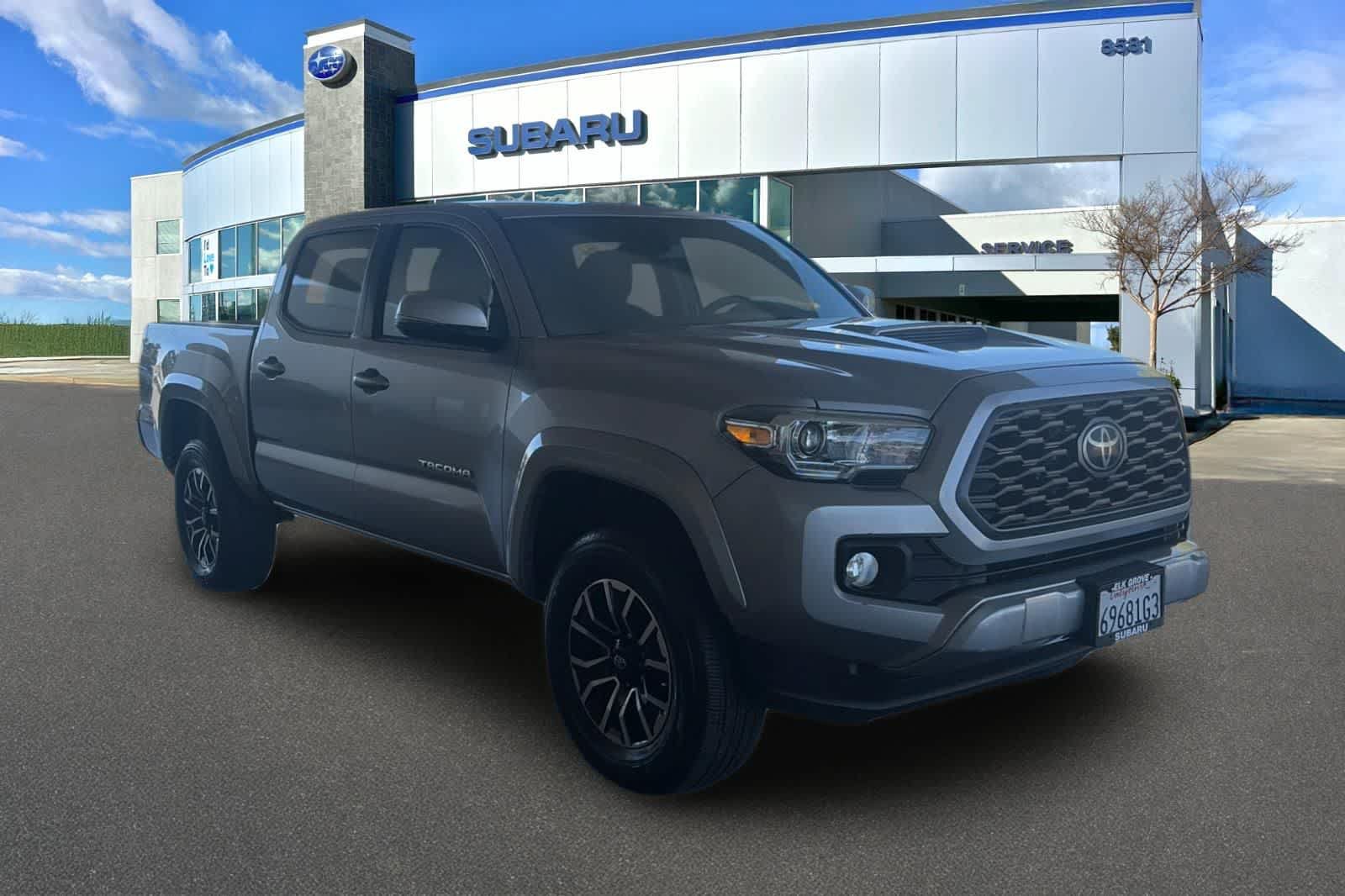 Used 2020 Toyota Tacoma TRD Sport AWD/4WD image 5