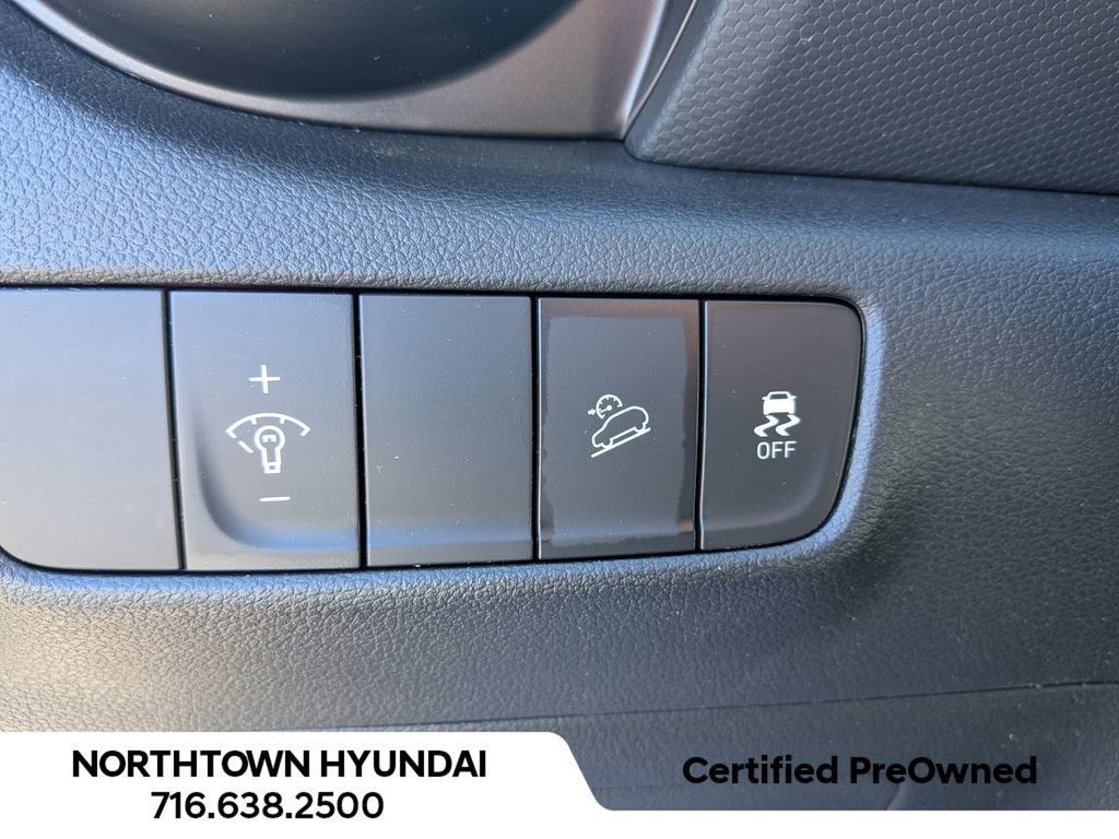 Certified 2023 Hyundai Kona SEL AWD/4WD image 30