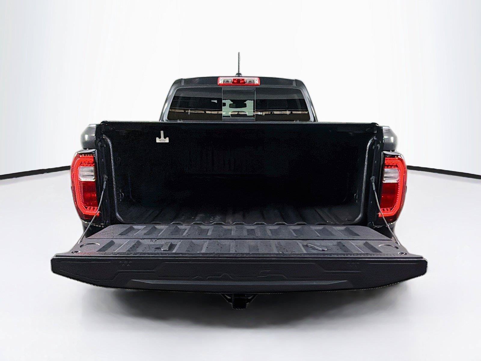Used 2025 GMC Canyon AT4 w/ Technology Plus Package AWD/4WD image 14