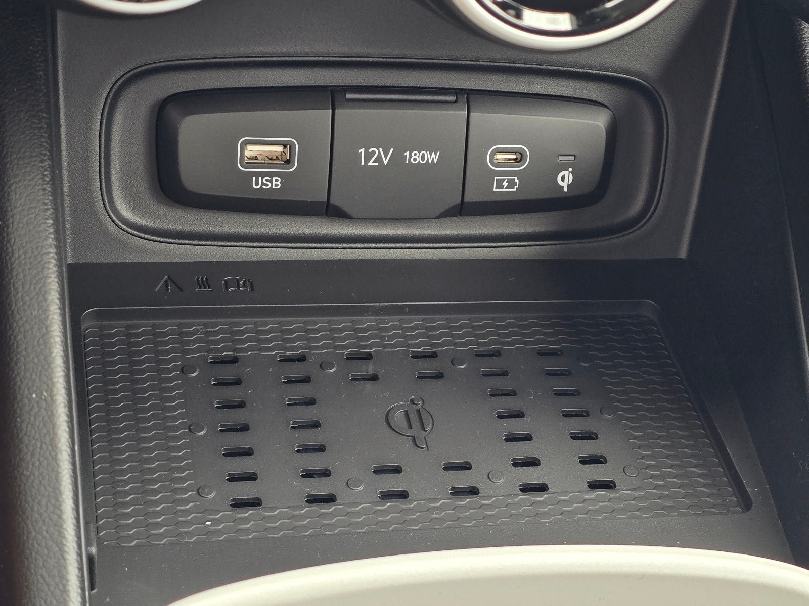New 2026 Hyundai Venue SEL FWD image 19