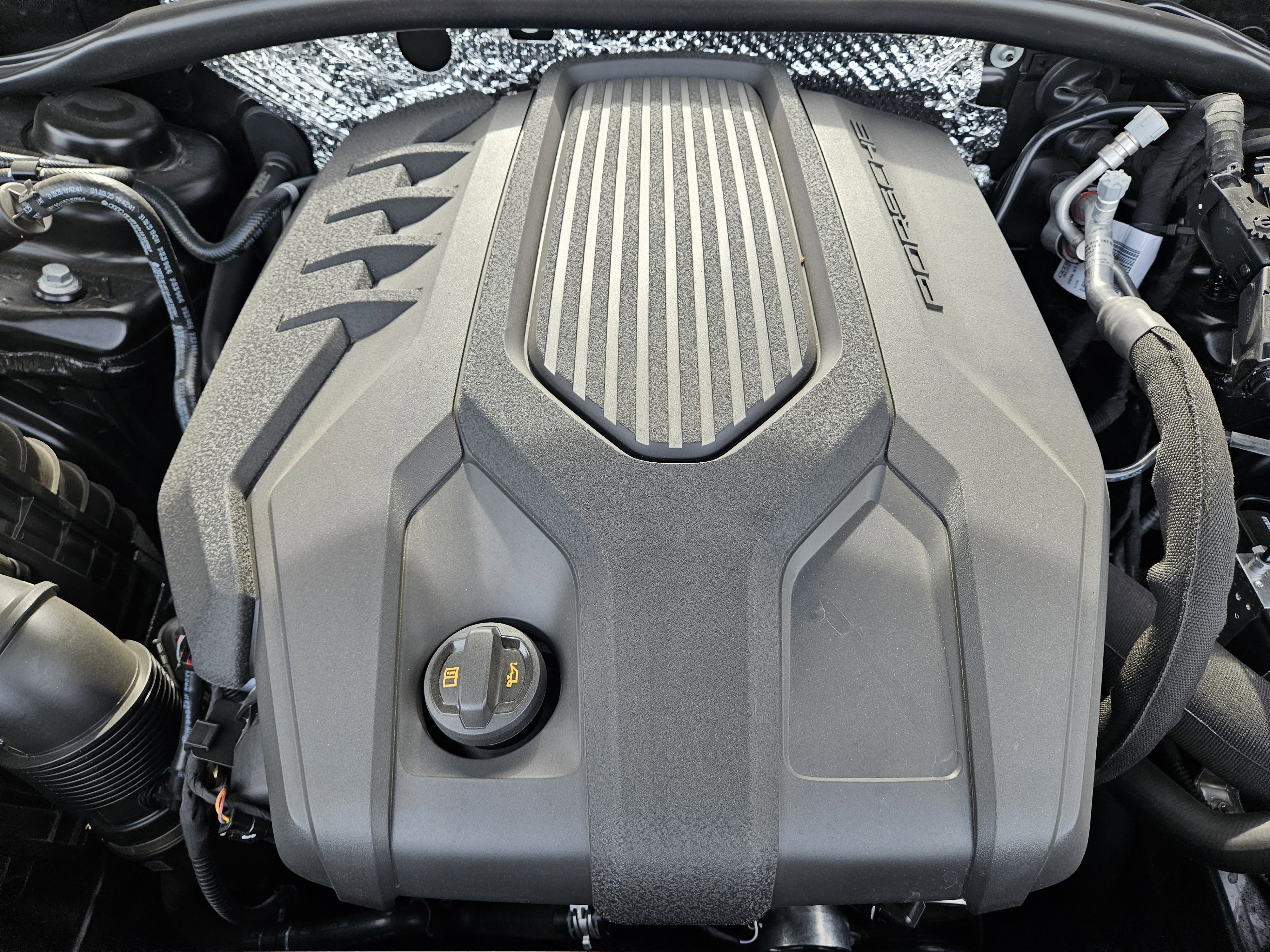 Certified 2025 Porsche Macan image 30