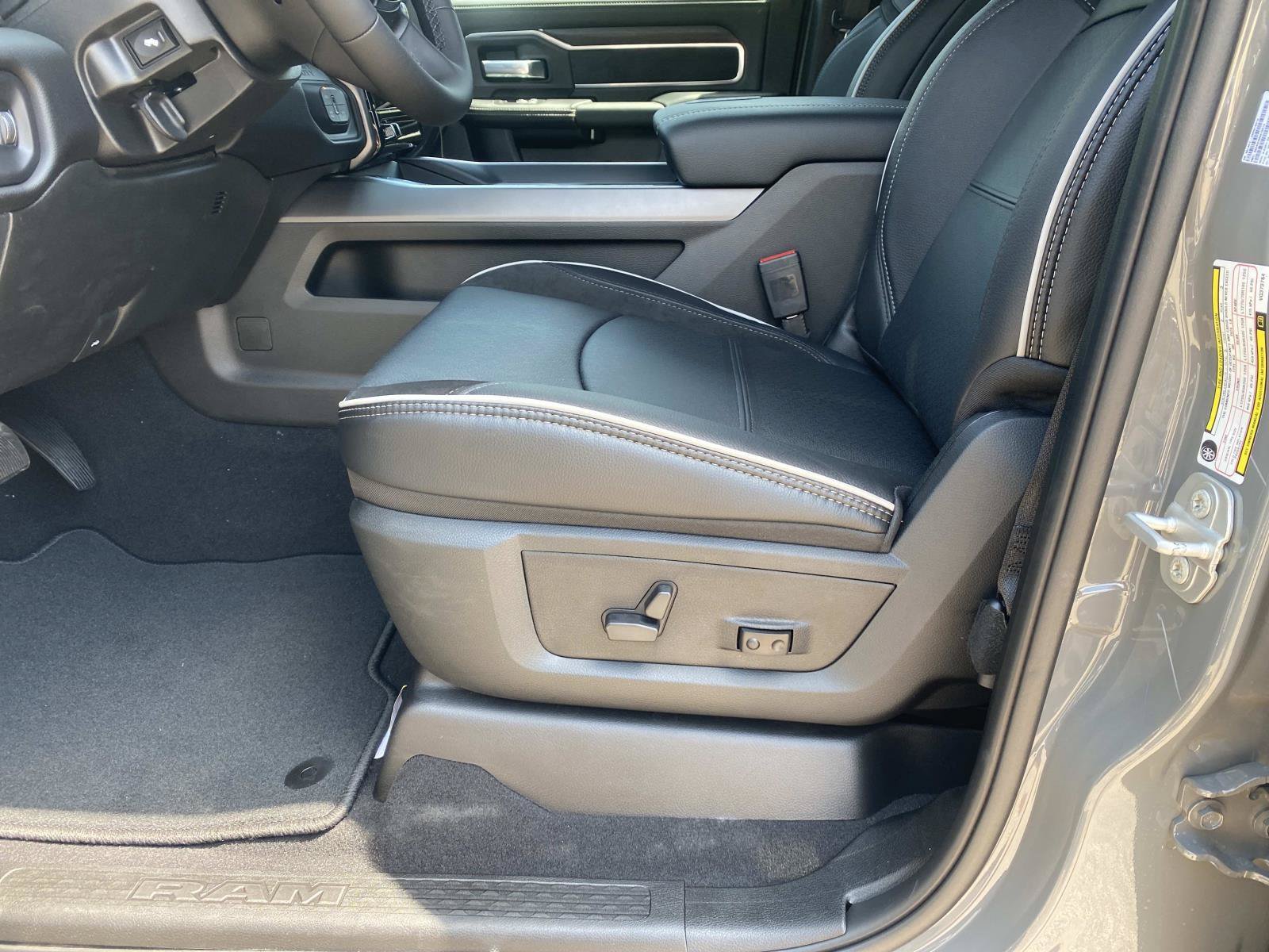 New 2027 RAM 2500 Laramie w/ Night Edition AWD/4WD image 14