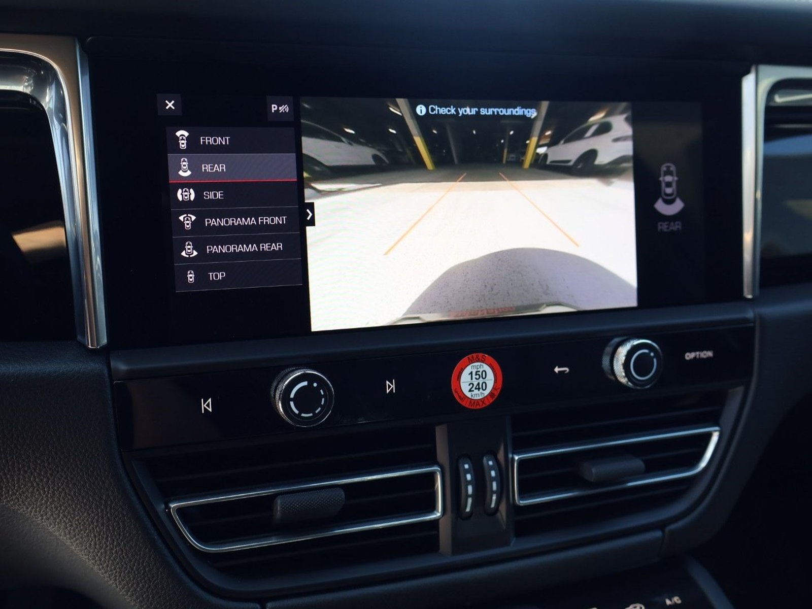 Certified 2026 Porsche Macan AWD/4WD image 19